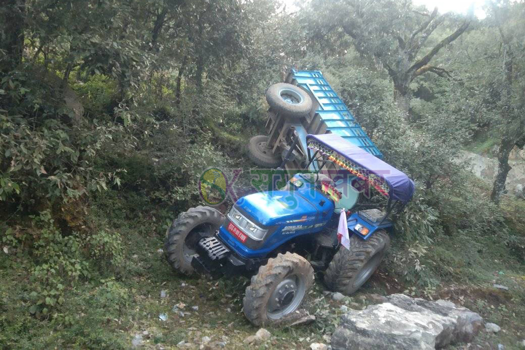 बैतडीमा ट्याक्टर दुर्घटना 